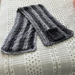 Hand-knitted Gray Tone Crochet  2-Pocket Heavyweight Shawl